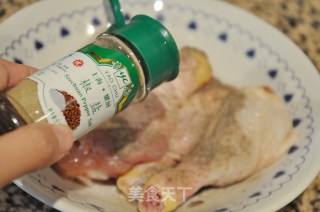 咔嚓脆烤鸡腿的做法步骤：2