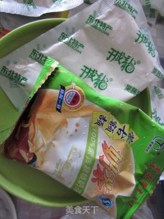 美味夹心土豆饼的做法步骤：2