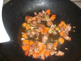 菠萝炒肉片的做法步骤：2