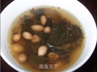 【粤菜】白菜干花生汤的做法步骤：6