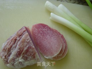 彩椒炒鲜菇的做法步骤：2