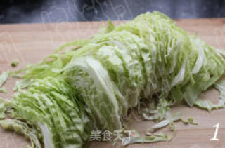 大江南北烧烤店里上座率最高的一道菜 铁板包菜的做法步骤：1