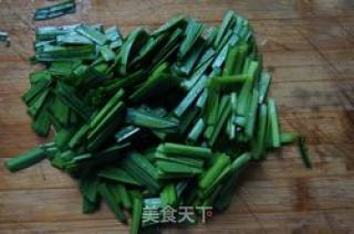 【闽菜】韭菜炒鱿鱼的做法步骤：4