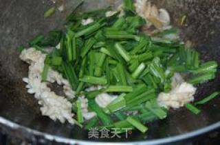 【闽菜】韭菜炒鱿鱼的做法步骤：11