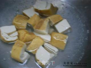家常菜肴@@红烧豆腐的做法步骤：2