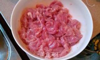 青椒肉丝的做法步骤：2