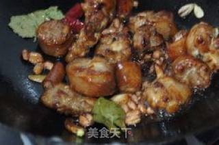 【闽菜】养颜美容--花生焖猪尾的做法步骤：6