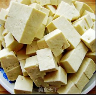 辣炒豆腐泡的做法步骤：1