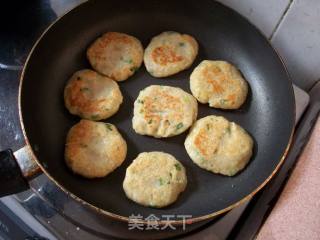 葱香椒盐豆渣饼的做法步骤：6