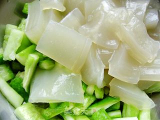 黄瓜拌凉粉的做法步骤：4