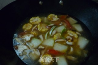 玉米冬瓜番茄汤的做法步骤：3