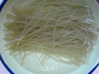 粉条土豆片的做法步骤：1