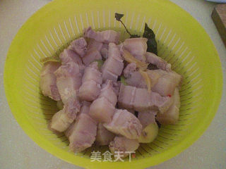 五花肉炖白萝卜的做法步骤：3