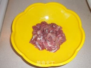 葱香肉丝的做法步骤：1