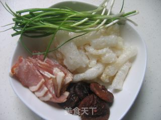 【闽菜】葱爆蹄筋的做法步骤：1