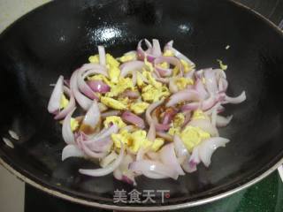 家常-洋葱炒蛋的做法步骤：9