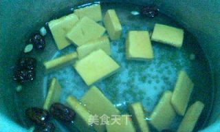 红枣绿豆南瓜粥的做法步骤：2