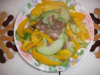 【闽菜】：当佛手瓜黄椒遇上肉片的做法步骤：4