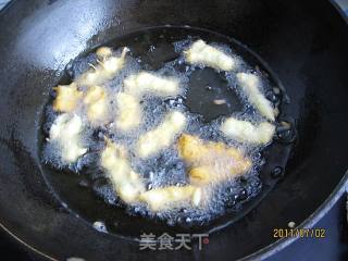 椒盐鱼条的做法步骤：5