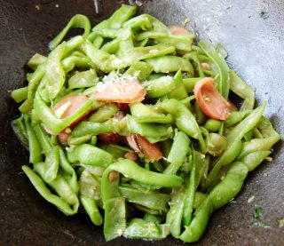 香肠炒豆角的做法步骤：7