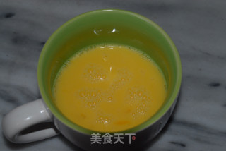 丝瓜炒蛋的做法步骤：1