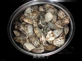 【闽菜】清炒花蛤的做法步骤：1
