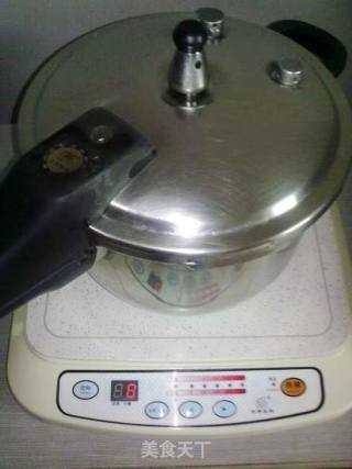 生地黑豆排骨汤的做法步骤：6