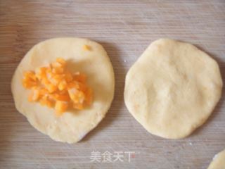 特色地瓜饼的做法步骤：5