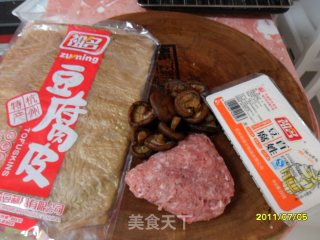 豆腐皮包肉的做法步骤：1