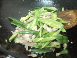 青椒肉丝的做法步骤：3