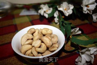 盐局腰果（三分钟搞定的小零食）的做法步骤：1