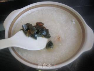 虾仁皮蛋粥的做法步骤：6