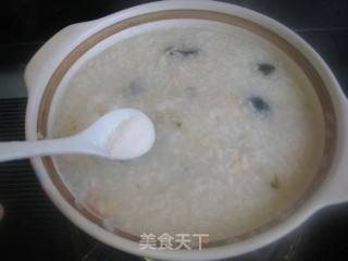 虾仁皮蛋粥的做法步骤：7