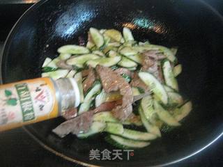 黄瓜炒猪肝的做法步骤：5