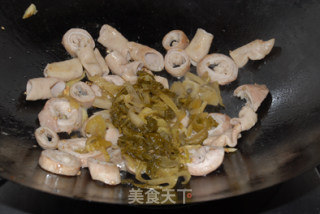 酸辣大肠头的做法步骤：8