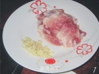 尖椒炒瘦肉的做法步骤：1