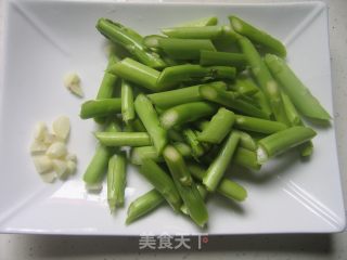 【闽菜】清炒芦笋的做法步骤：2