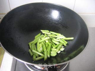 【闽菜】清炒芦笋的做法步骤：4
