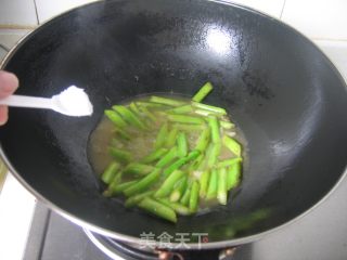 【闽菜】清炒芦笋的做法步骤：6