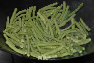 油焖豇豆的做法步骤：3