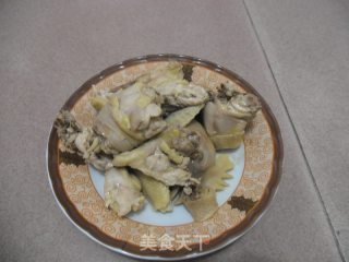 鸡腿菇煲鸡的做法步骤：2