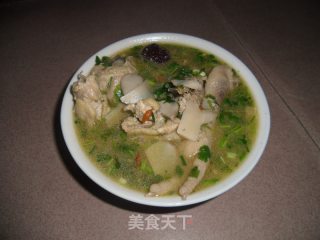 鸡腿菇煲鸡的做法步骤：3