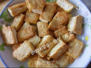【苏菜】红烧豆腐鸡丁的做法步骤：5