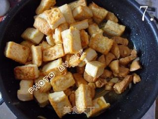 【苏菜】红烧豆腐鸡丁的做法步骤：7