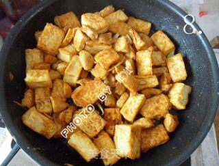 【苏菜】红烧豆腐鸡丁的做法步骤：8