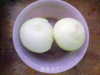 洋葱炒鸡蛋的做法步骤：1