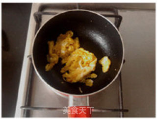 咸菜蛋炒饭的做法步骤：3
