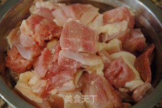 【苏菜】红烧栗子鸡的做法步骤：2