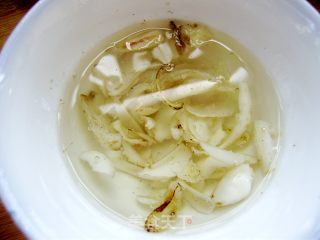 薏米百合绿豆粥的做法步骤：2