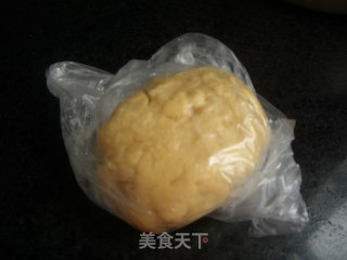 月饼代表我的心~~~椰蓉广式月饼的做法步骤：2